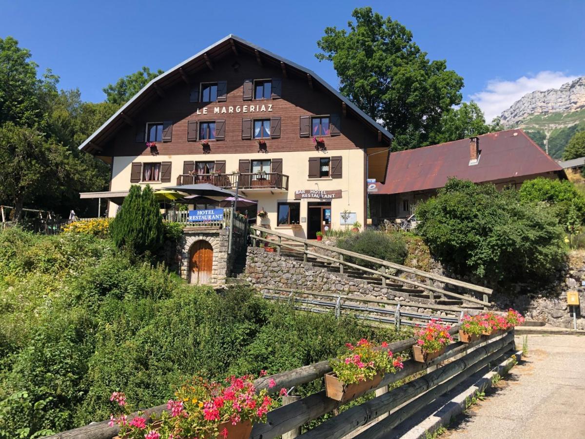 Bar Hotel Restaurant Le Margeriaz Les Déserts Exterior photo
