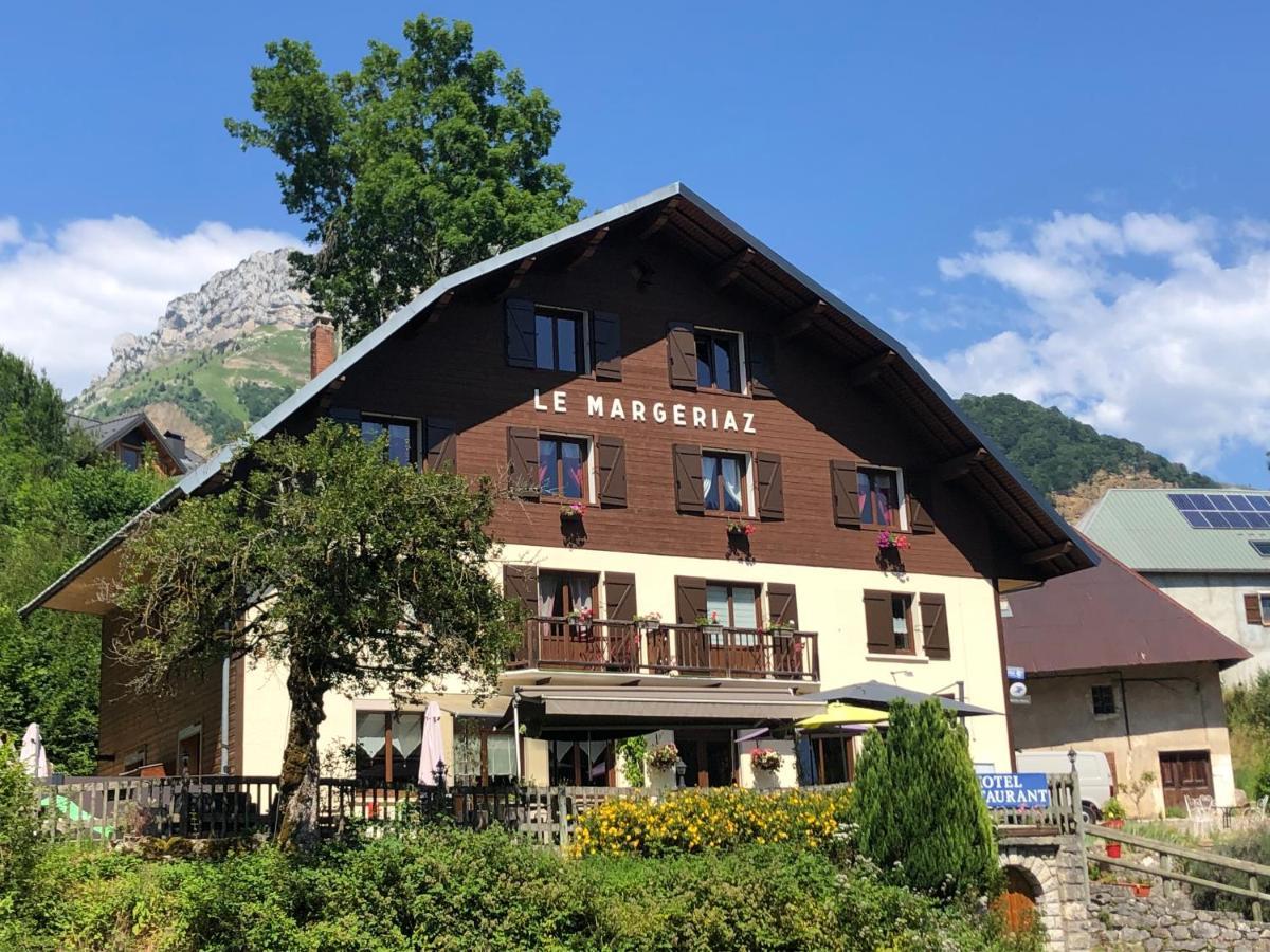 Bar Hotel Restaurant Le Margeriaz Les Déserts Exterior photo